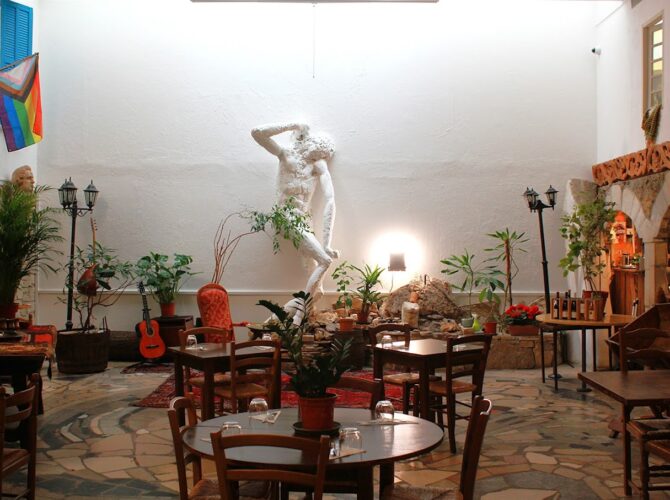 Restaurant Chez Funda – Le Village à Paris, France