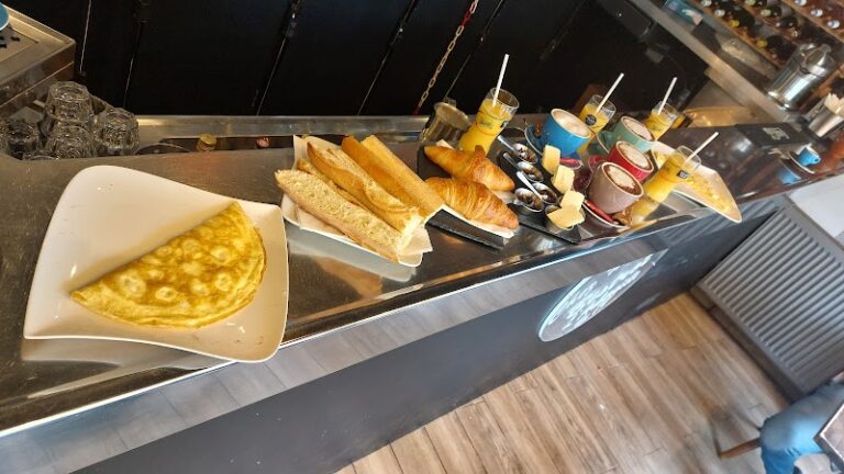 Restaurant Chez maman à Paris, France — photo 1
