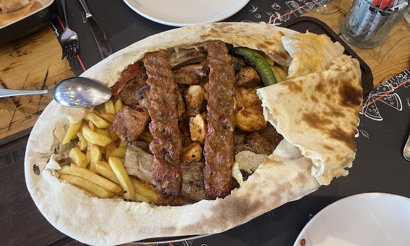 Restaurant CHEZ MELİK (DODAN GRILL) à Fréjus, France — photo 3