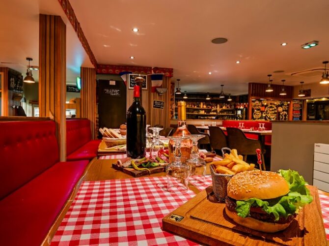 Restaurant Chez Papa Paris 19 à Paris, France