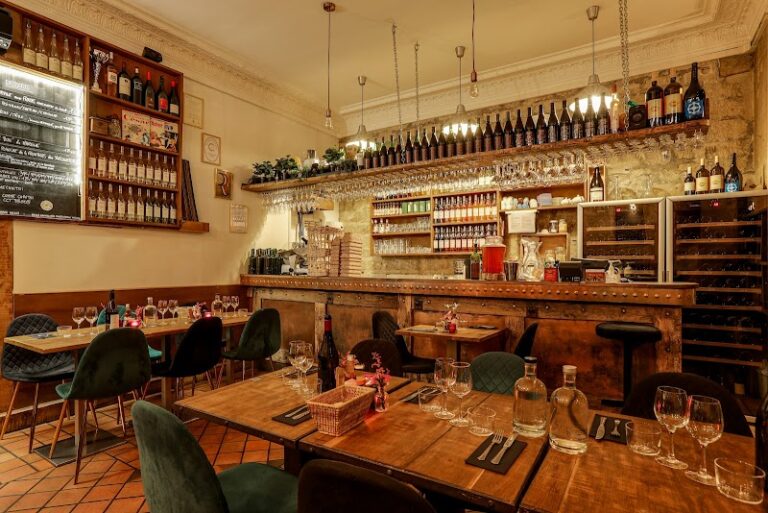Restaurant Comme Chai Toi à Paris, France