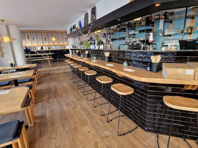 Restaurant Comptoir Umami Biarritz – Izakaya Moderne à Biarritz, France