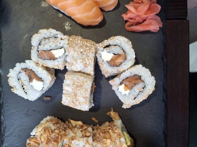 Restaurant Crispy Sushi & Wok Montereau à Montereau-Fault-Yonne, France