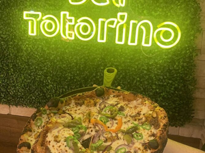 Restaurant Del Totorino la pizza au feu de bois à Paris, France