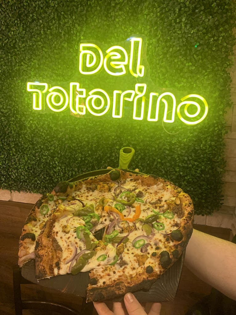 Restaurant Del Totorino la pizza au feu de bois à Paris, France