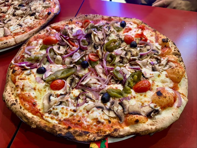 Restaurant Del Totorino la pizza au feu de bois à Paris, France