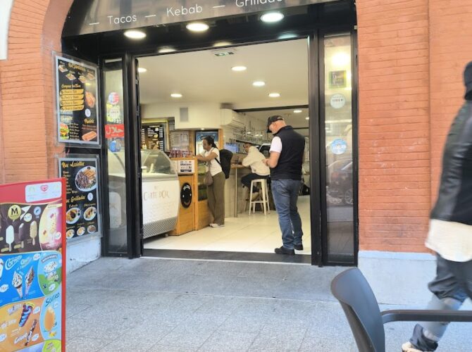 Restaurant Delices Matabiau à Toulouse, France