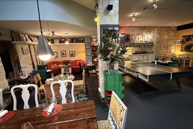 Restaurant Derrière à Paris, France