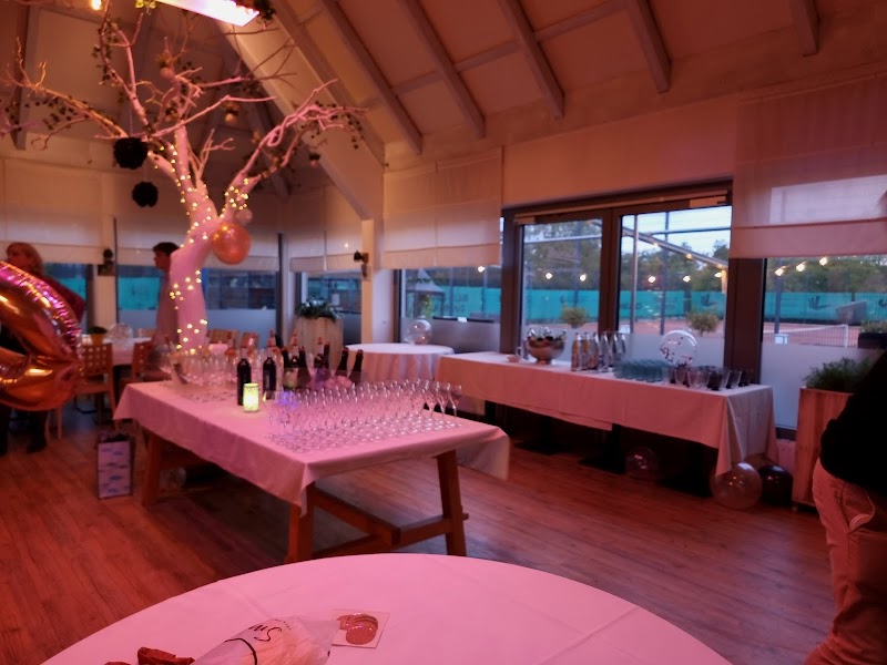 Restaurant D’Rackett, Tennis Club House a Bertrange, Luxembourg