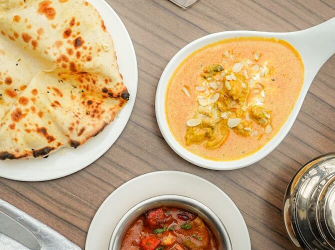 Durbar Restaurant & Bar à Paris, France