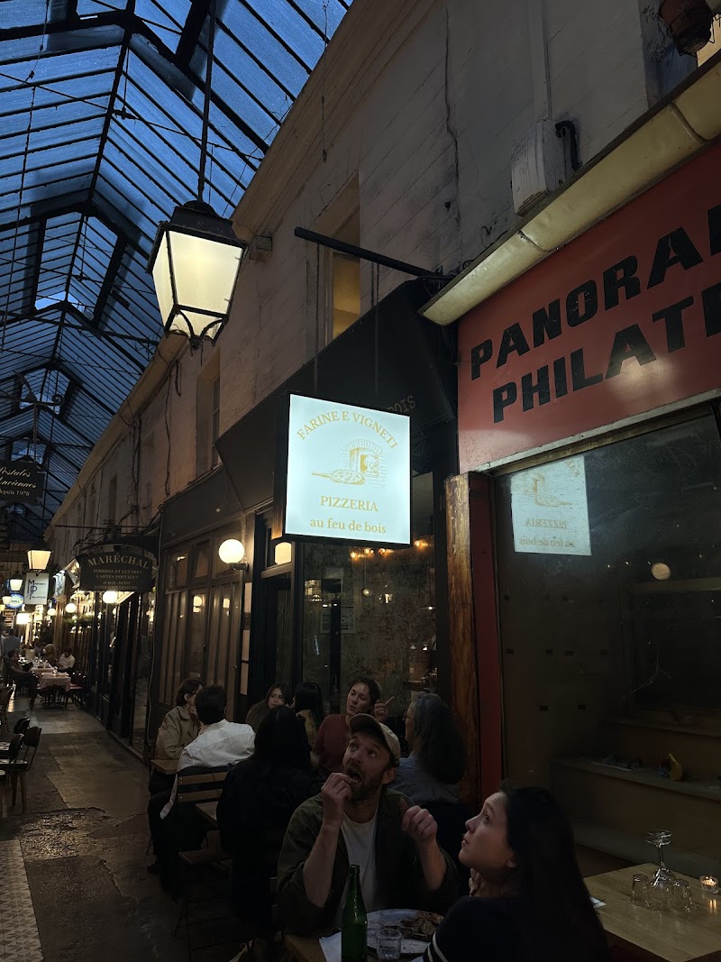 Restaurant FARINE E VIGNETI à Paris, France