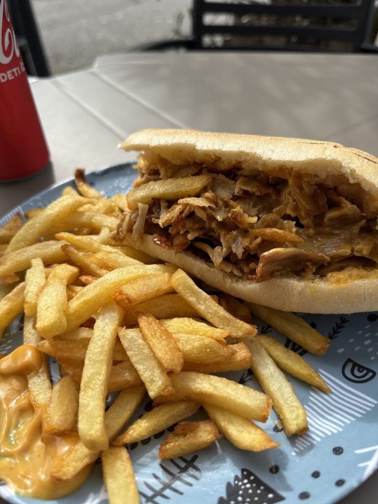 Restaurant Golden french fries à Mérignac, France