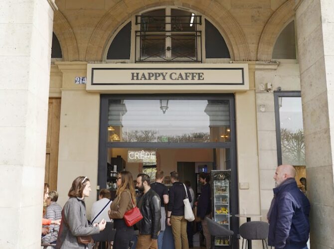 Restaurant Happy Caffé à Paris, France