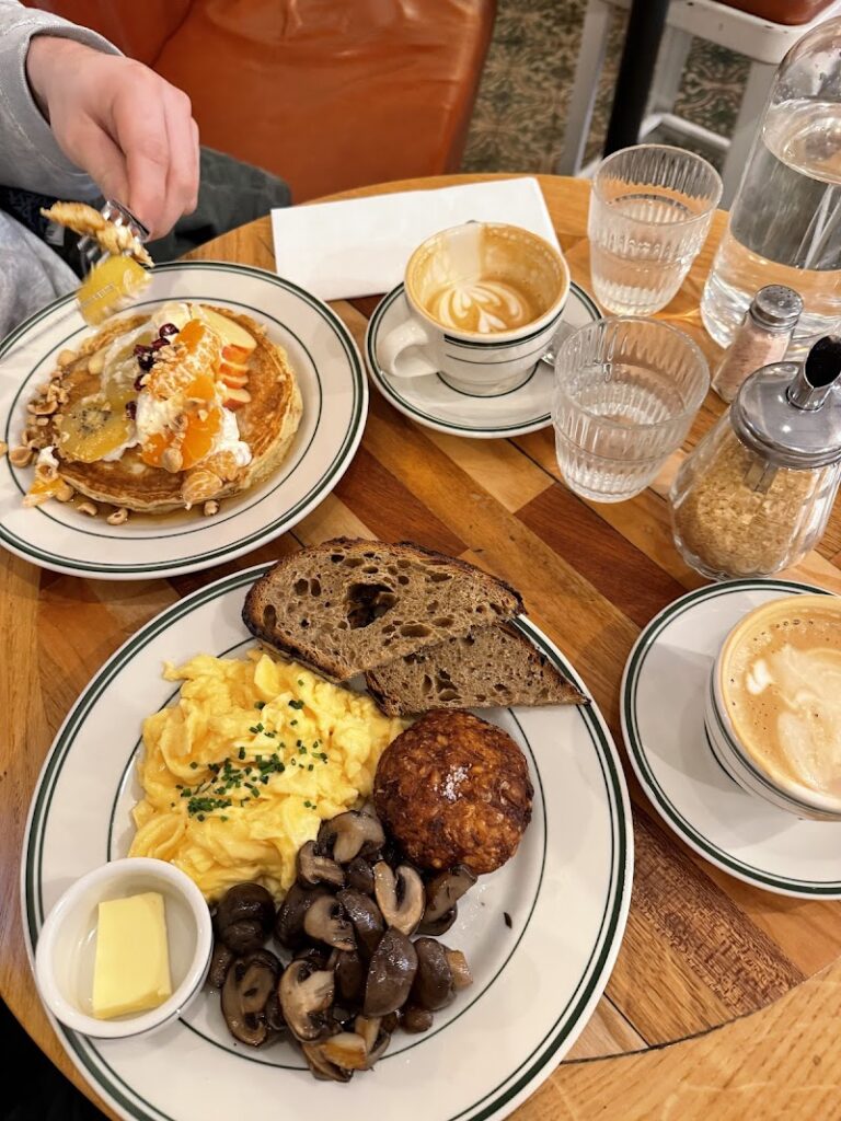 Restaurant Holybelly à Paris, France