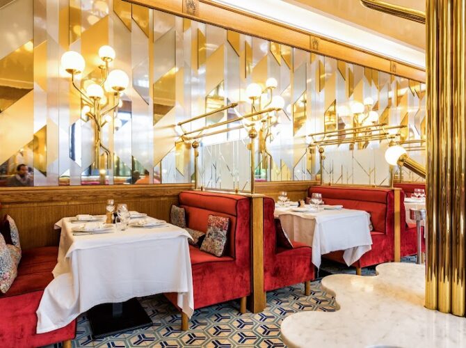 Hôtel Restaurant Au Boeuf Couronné à Paris, France