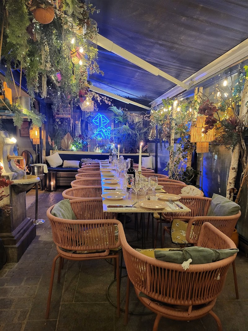 inavoué restaurant à Paris, France — photo 2