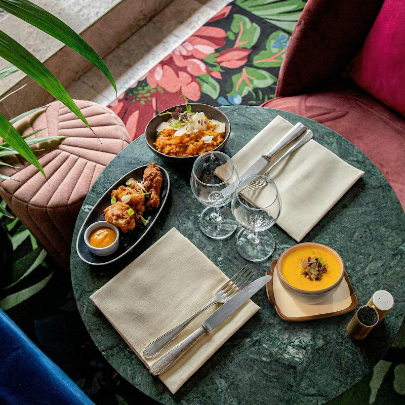 inavoué restaurant à Paris, France — photo 3