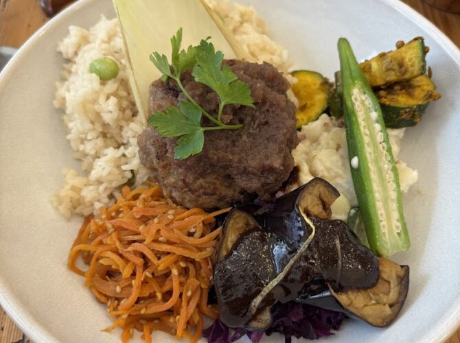 Restaurant INE à Paris, France