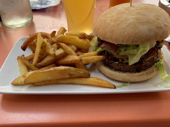 Irish Pub The Quay / Restaurant En Marge à Castres, France