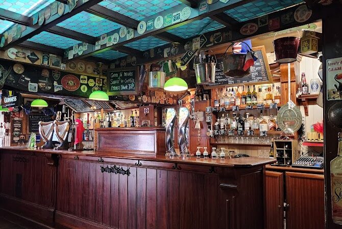 Irish Pub The Quay / Restaurant En Marge à Castres, France