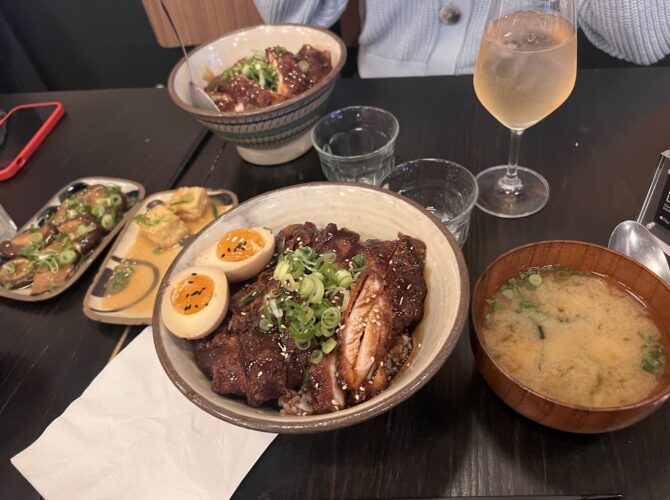 Restaurant Jinchan Shokudo à Paris, France