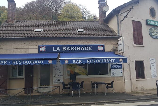 Restaurant La baignade à Montereau-Fault-Yonne, France