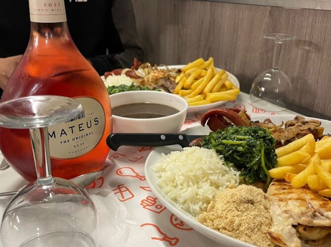 Restaurant La baignade à Montereau-Fault-Yonne, France