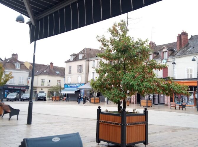 Restaurant La Bella Napoli à Montereau-Fault-Yonne, France
