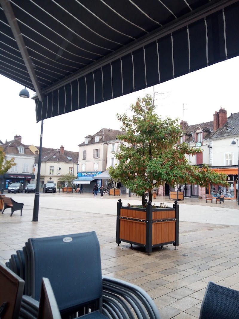 Restaurant La Bella Napoli à Montereau-Fault-Yonne, France