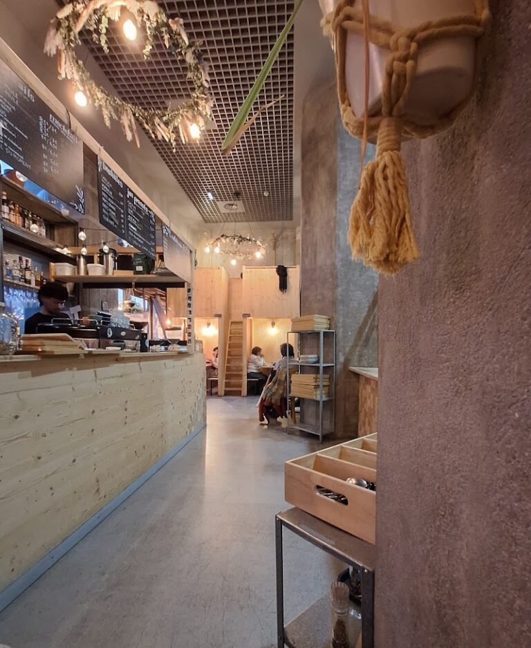 La Bouture – Café Restaurant Bar Végétalien Strasbourg à Strasbourg, France — photo 1