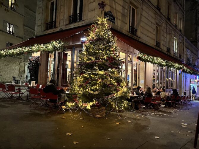 Restaurant La Butte Aux Piafs à Paris, France