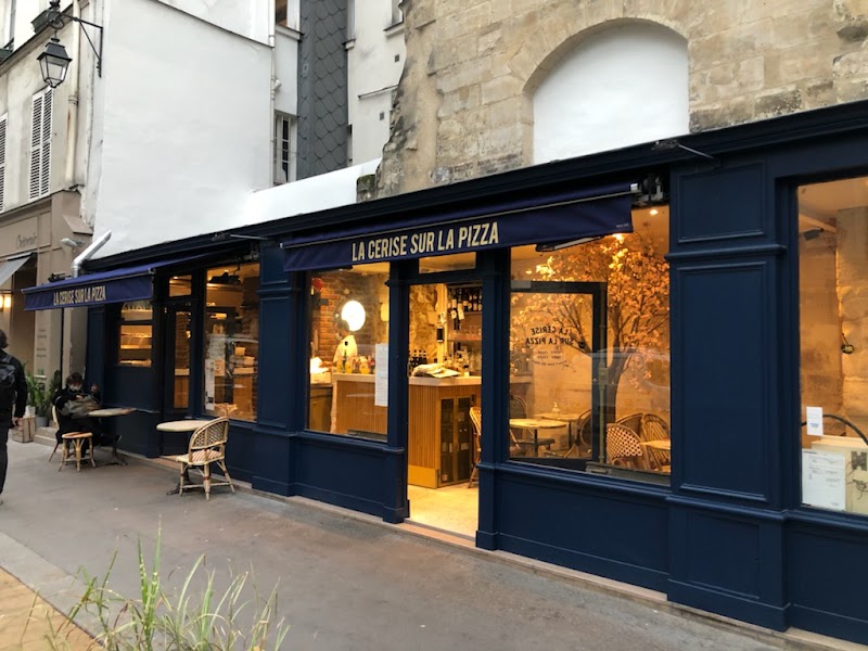Restaurant La Cerise sur la Pizza – Rue Saint-Paul à Paris, France