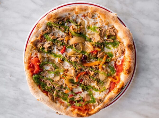 Restaurant La Cerise sur la Pizza – Rue Saint-Paul à Paris, France