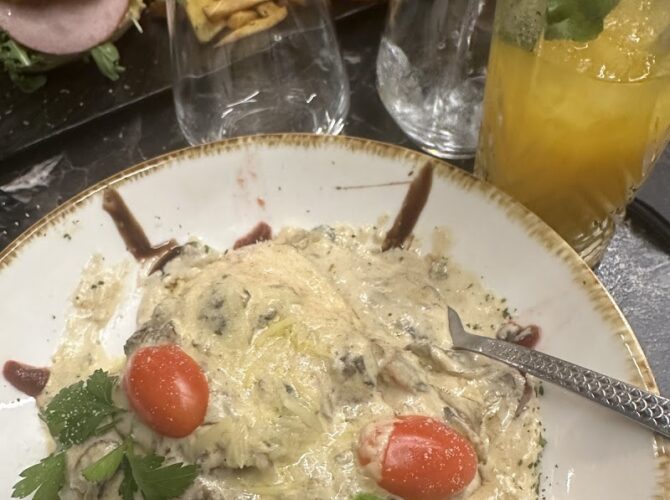 Restaurant La croisée à Paris, France