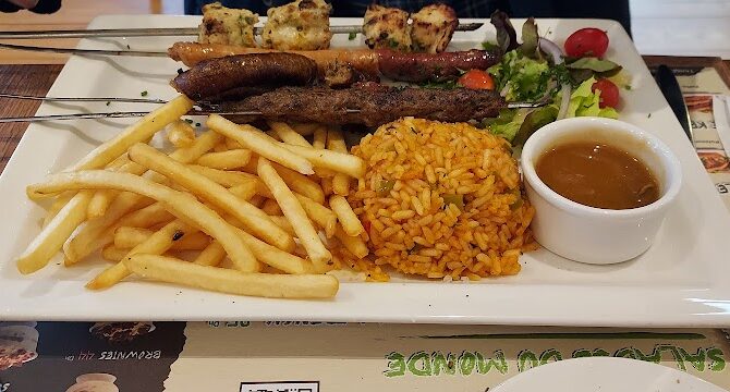 Restaurant La Grillardière à Tanger, Maroc