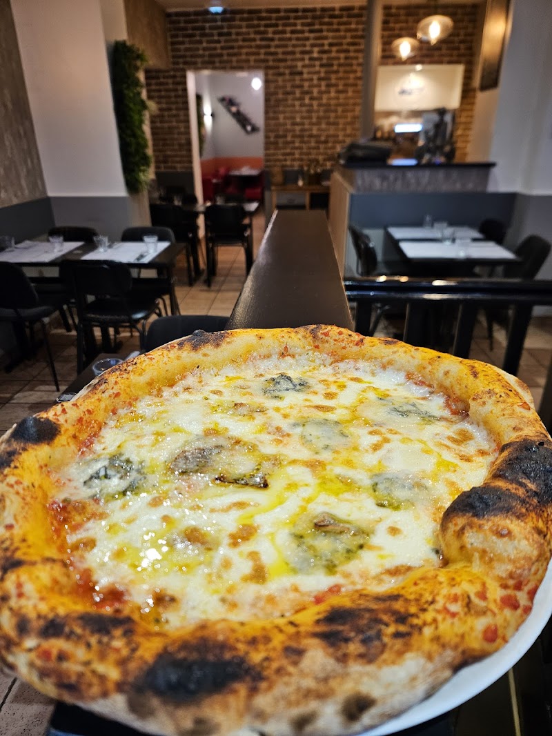 Restaurant La Piola Sciacatra Pizzeria Trattoria à Paris, France — photo 3