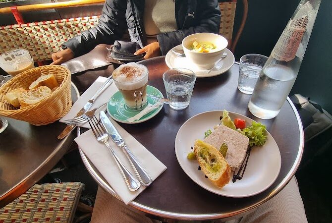 La Place – Restaurant Brasserie Paris 13 à Paris, France