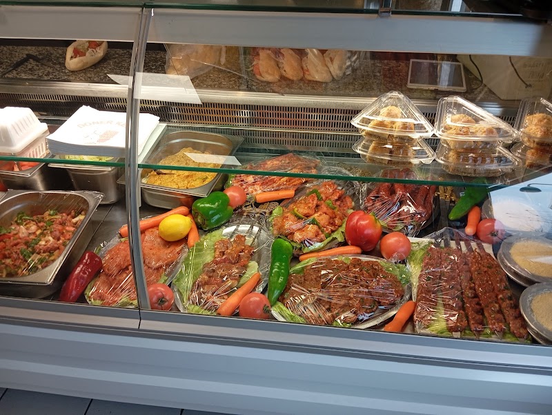 La place restaurant kebab à Montereau-Fault-Yonne, France