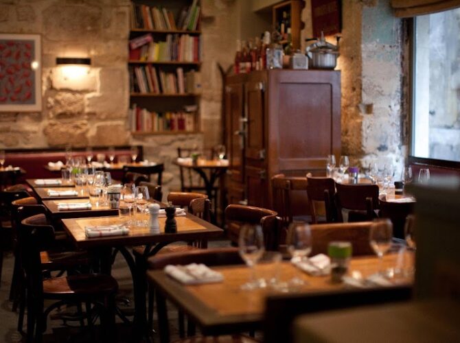 Restaurant La Robe et Le Palais à Paris, France