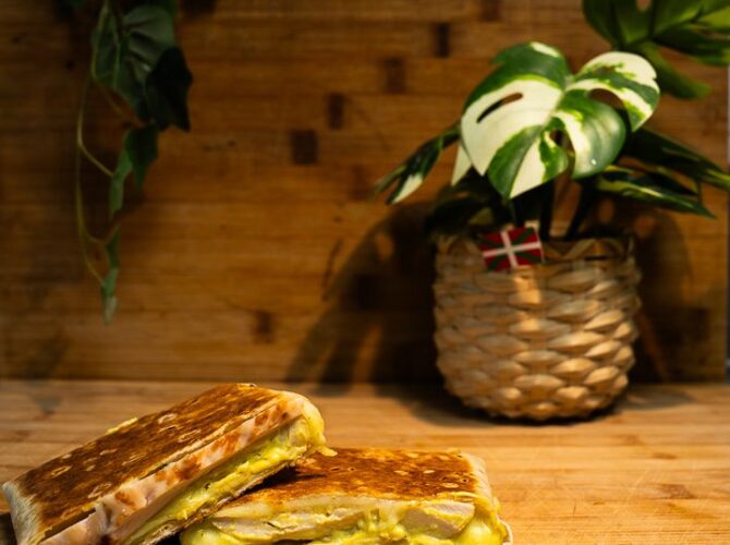 Restaurant La Roche Plate – Sandwicherie Biarritz à Biarritz, France