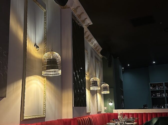 Restaurant La Rose Bleue à Paris, France