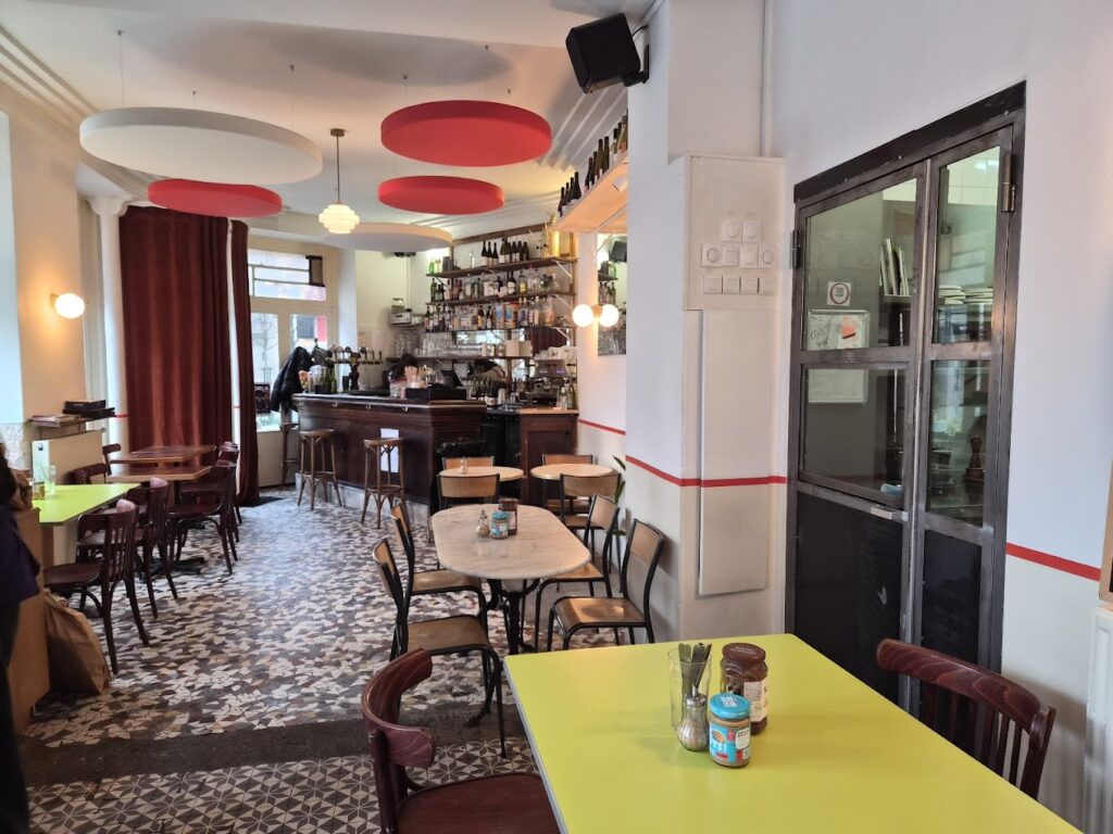 Restaurant La Source à Paris, France