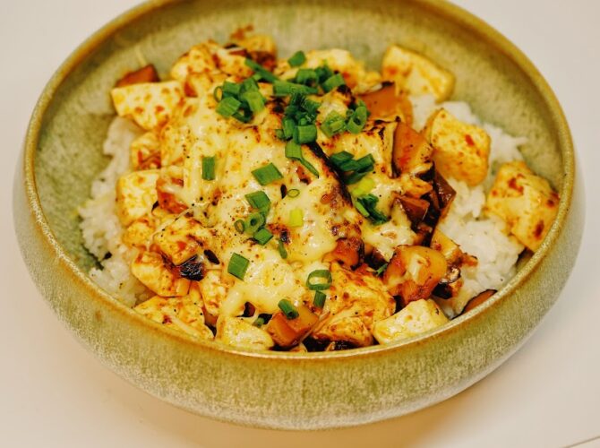 Restaurant La Taverne de Zhao_Canal Saint-Martin à Paris, France