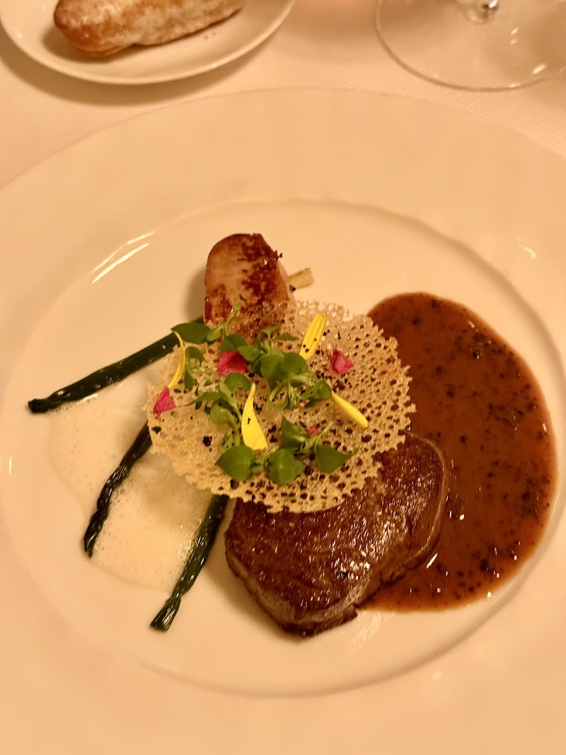 Restaurant Lasserre à Paris, France — photo 2