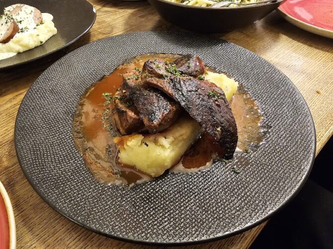 Restaurant L’Aubergeade à Paris, France