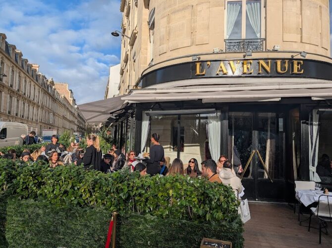 Restaurant L’Avenue à Paris, France