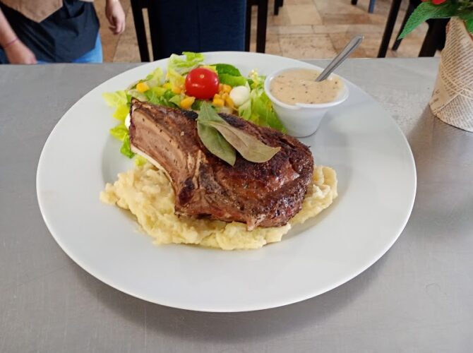 Restaurant Le Bistrot des Gourmets à Fréjus, France