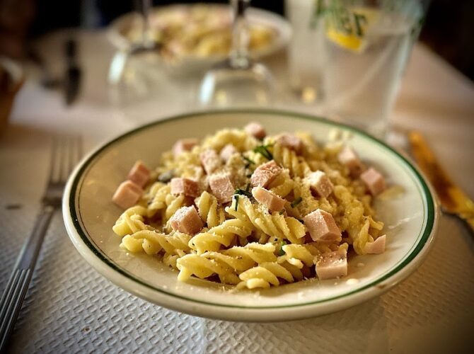 Restaurant Le Bouillon Ravel à Clermont-Ferrand, France