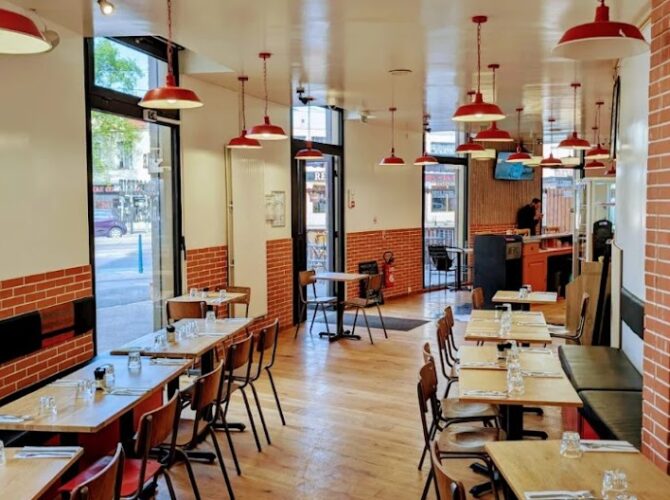 Restaurant Le Brooklyn café à La Courneuve, France