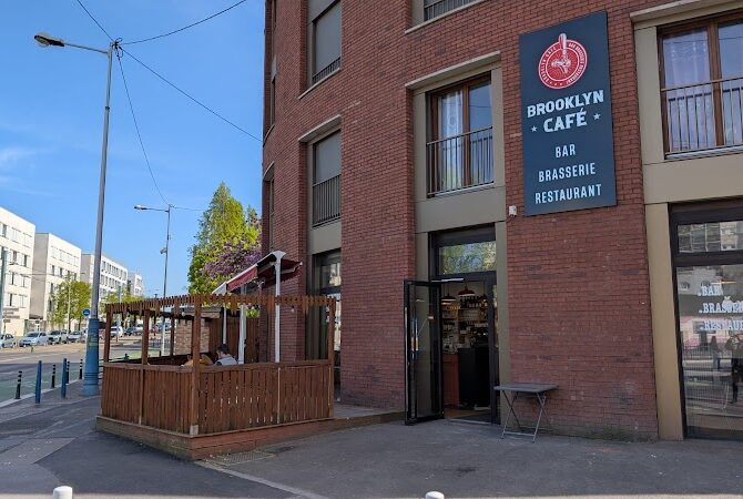 Restaurant Le Brooklyn café à La Courneuve, France